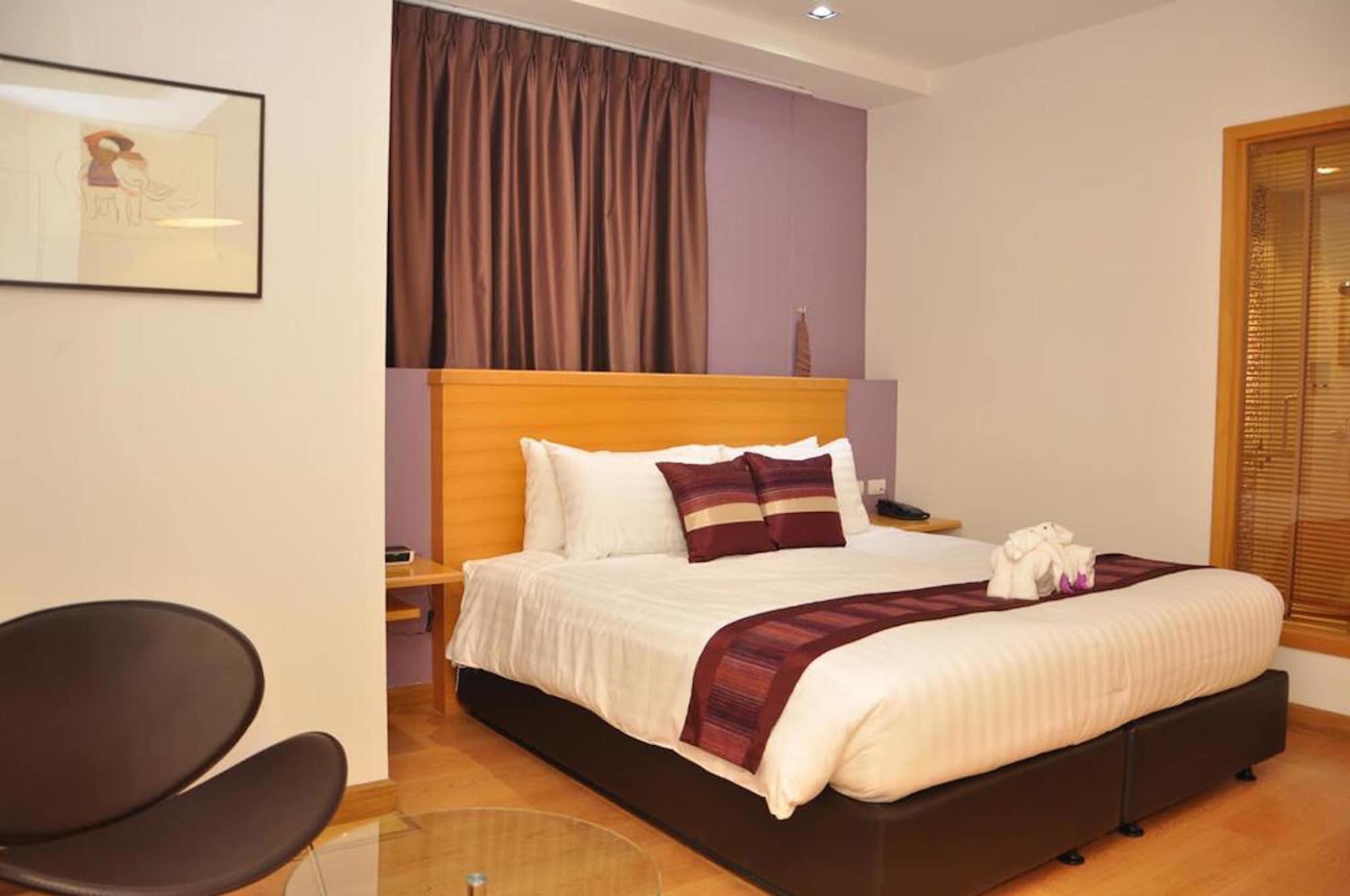 בנגקוק Iyarin @ Tuk Chang Hotel מראה חיצוני תמונה