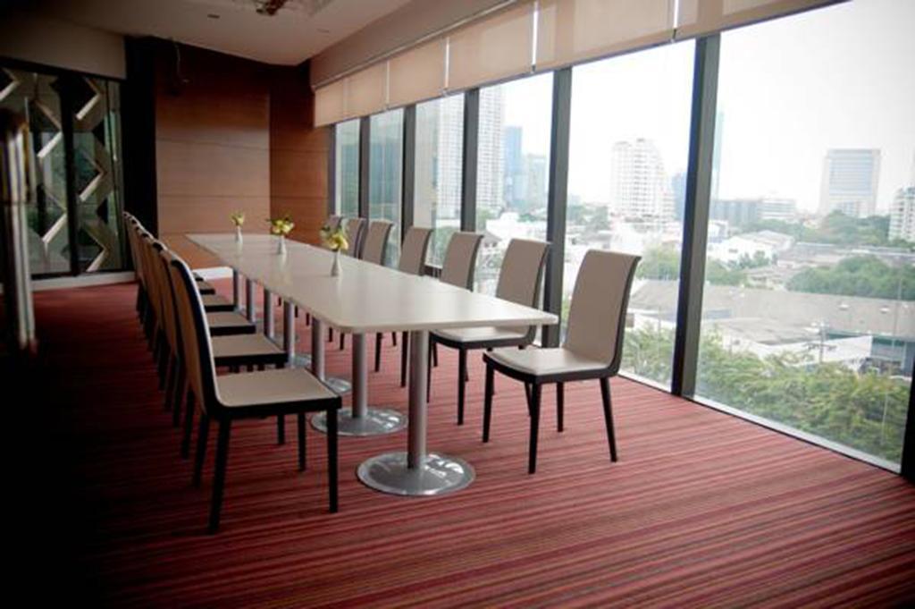 בנגקוק Iyarin @ Tuk Chang Hotel מראה חיצוני תמונה