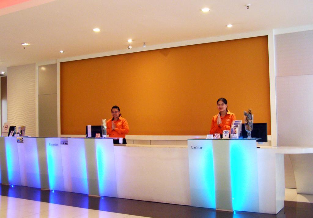 בנגקוק Iyarin @ Tuk Chang Hotel מראה חיצוני תמונה